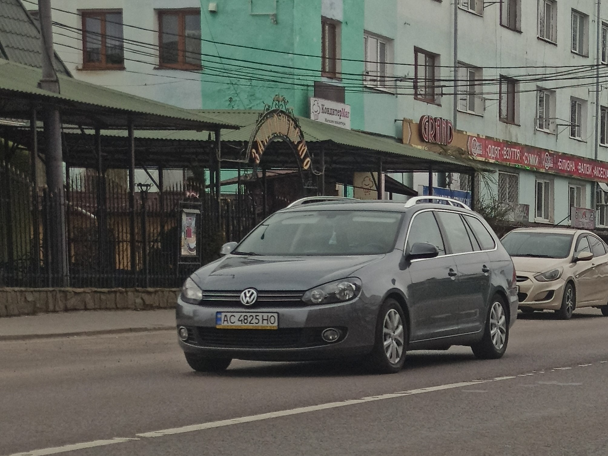 AC 4825 HO, Volkswagen Golf 6th gen Variant (5K), 2009–2014