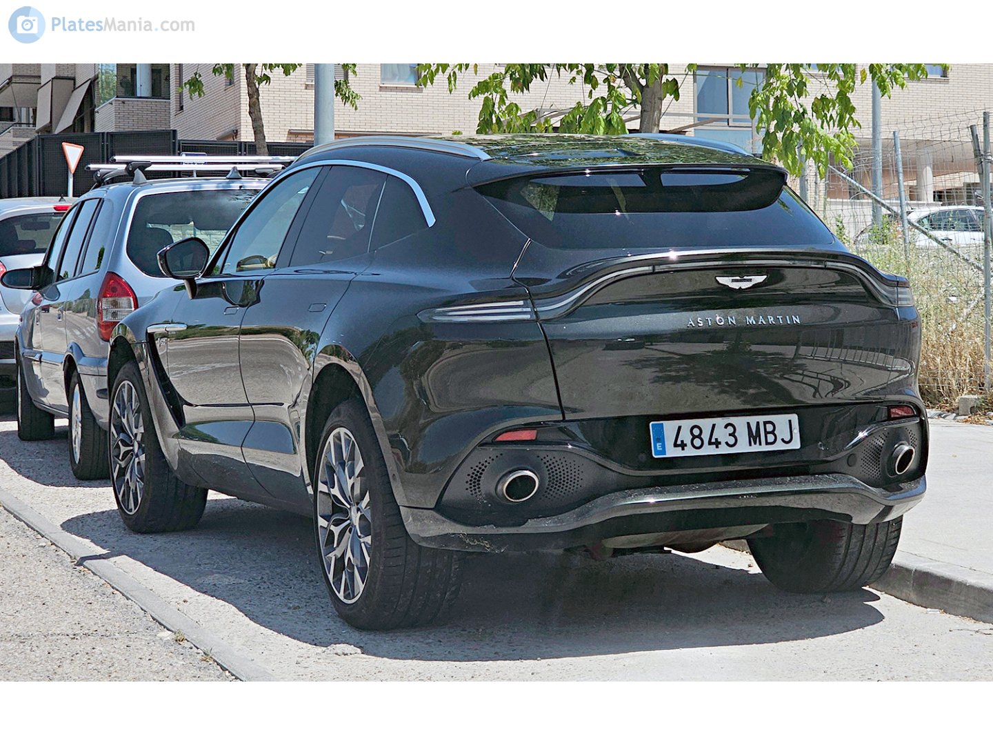 4843 MBJ, Aston Martin DBX DBX, 2020–2024