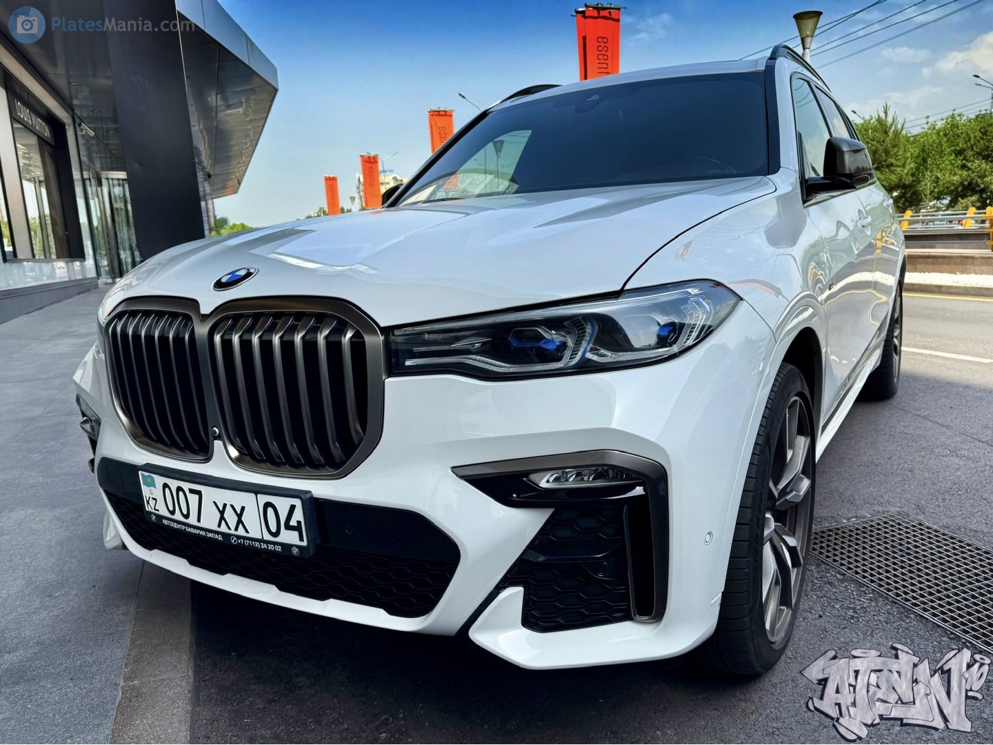 007 XX 04, BMW X7 