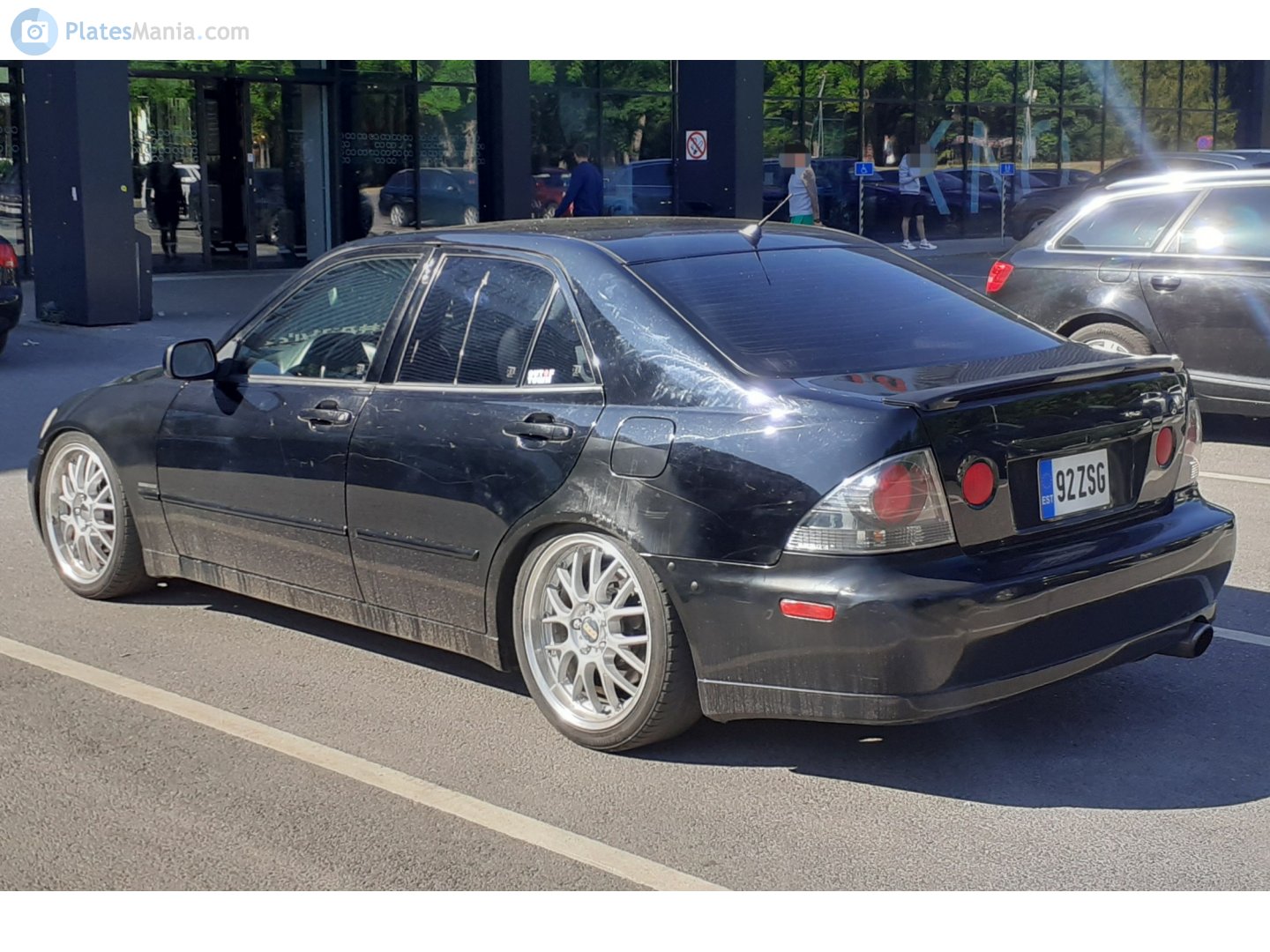 92 ZSG, Lexus IS 1st gen Sedan (XE10), 1999–2005