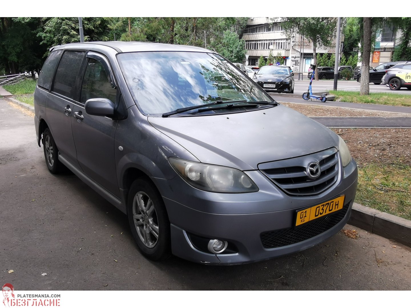 01 0370 H, Mazda MPV 2nd gen (LW), 1999–2006