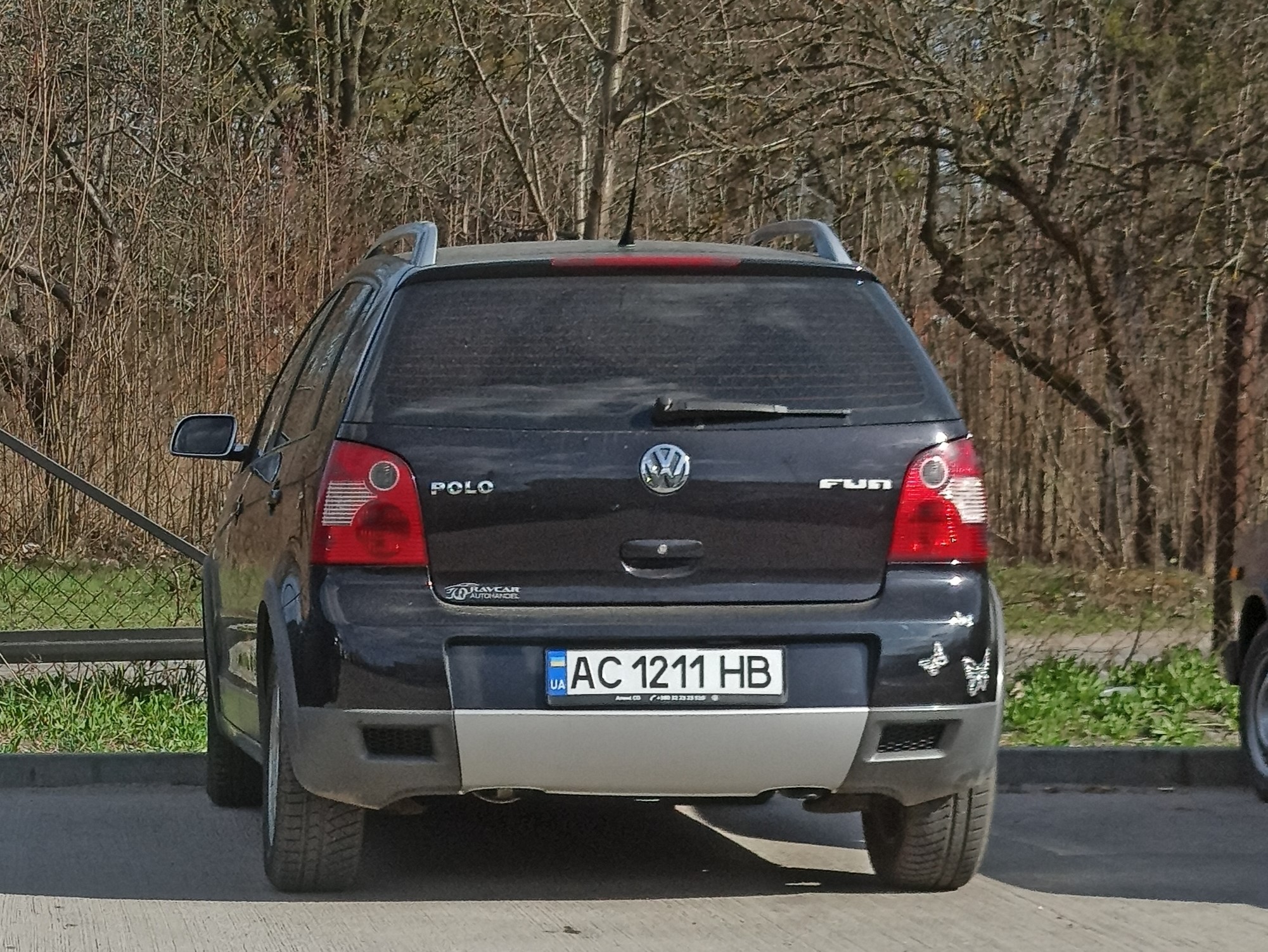 AC 1211 HB, Volkswagen Polo 4th gen Fun/Dune/Soho (9N), 2004–2005