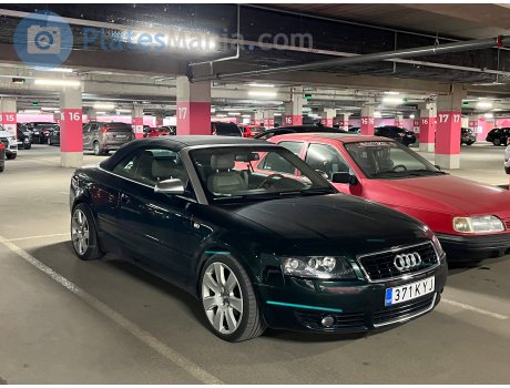 371 KYJ, Audi A4