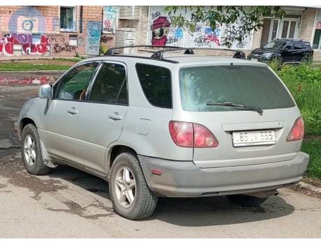 85 LA 555, Lexus RX