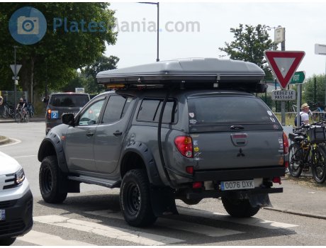 0076 DXK, Mitsubishi L200