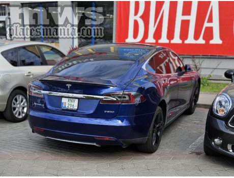 XNY 296, Tesla Model S