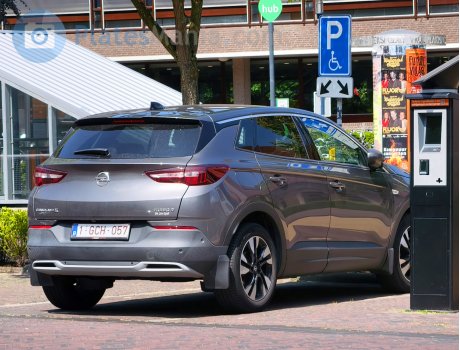 1-GCH-057, Opel Grandland