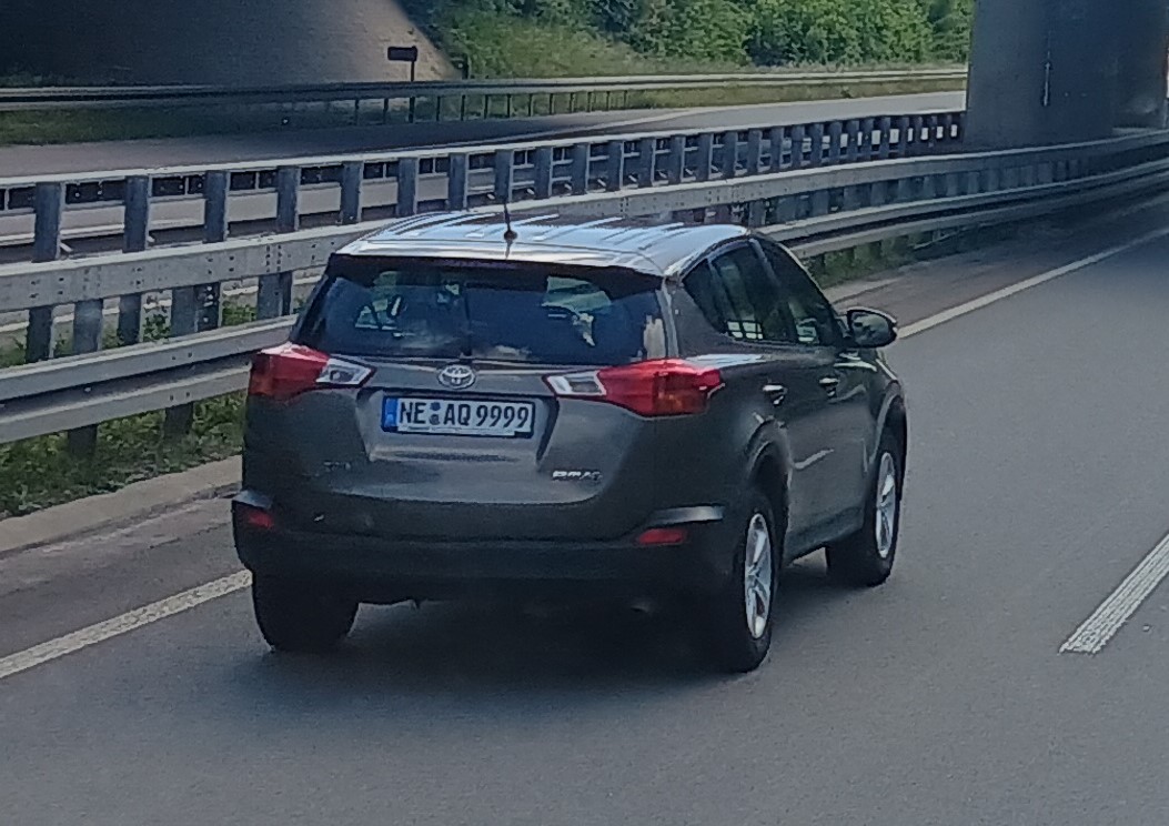 NE AQ 9999, Toyota RAV4 
