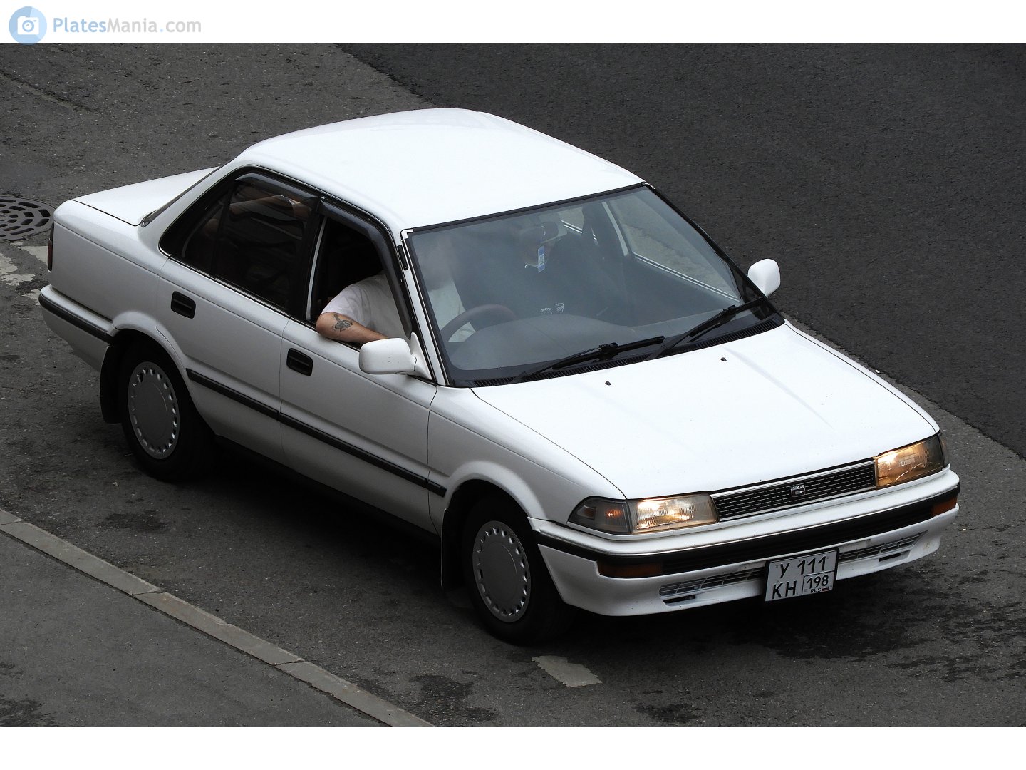 у 111 кн 198, Toyota Corolla 6th gen Sedan (E90), 1987–1992