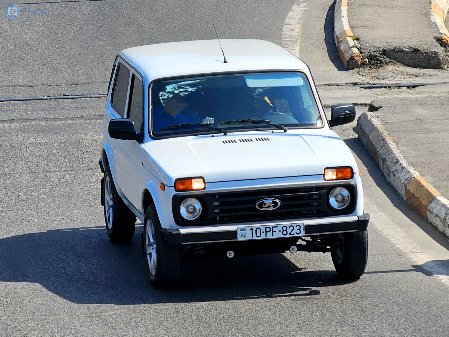 10 PF 823, Lada (VAZ) 2121 Нива 