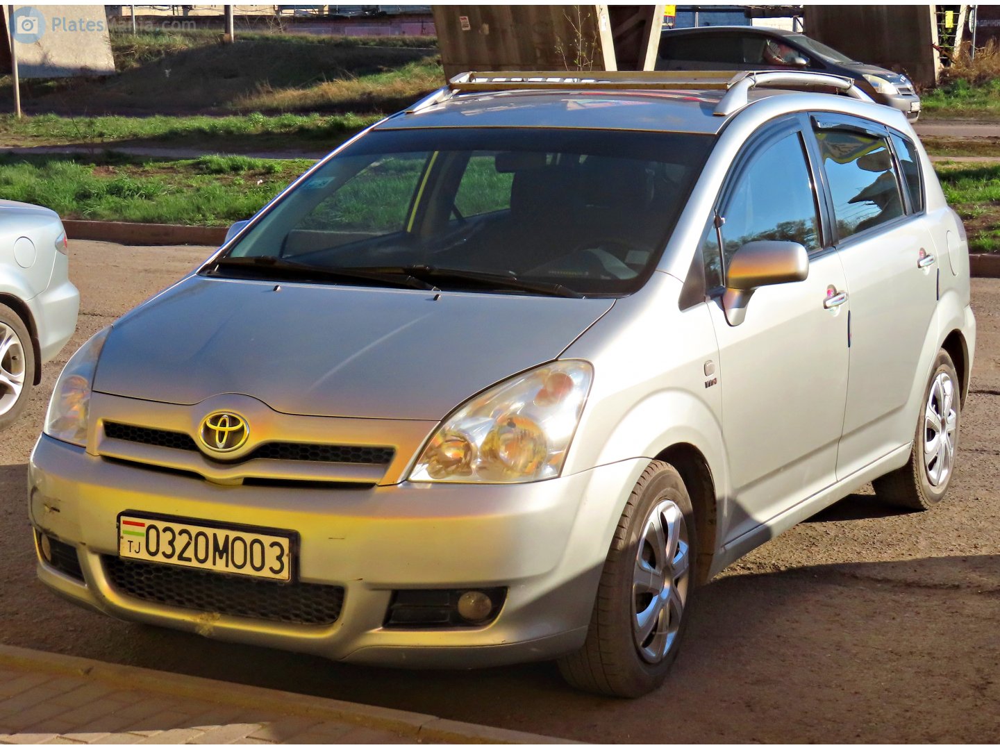 0320MO03, Toyota Corolla Verso 2nd gen (AR10), 2004–2009