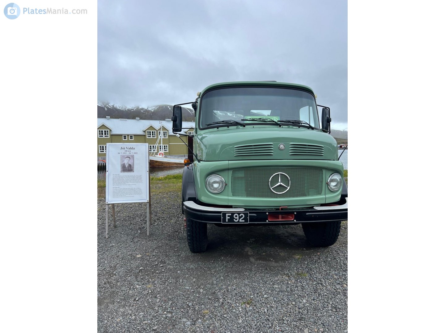 F 92, Mercedes-Benz L/LA-Series Trucks 