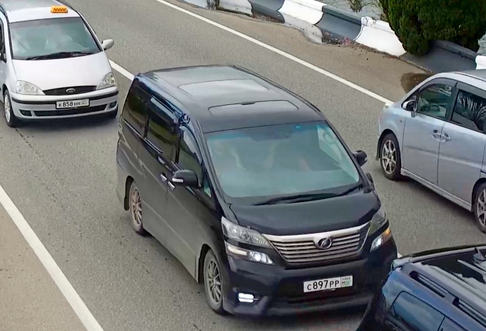 с 897 рр, Toyota Vellfire 
