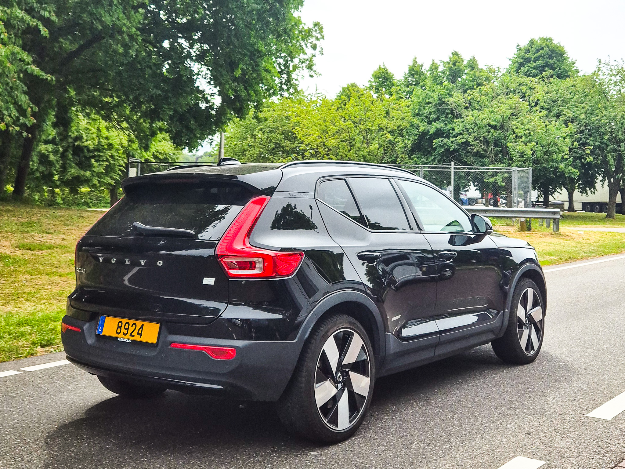 8924, Volvo XC40 / EX40 1st gen (536), 2017–