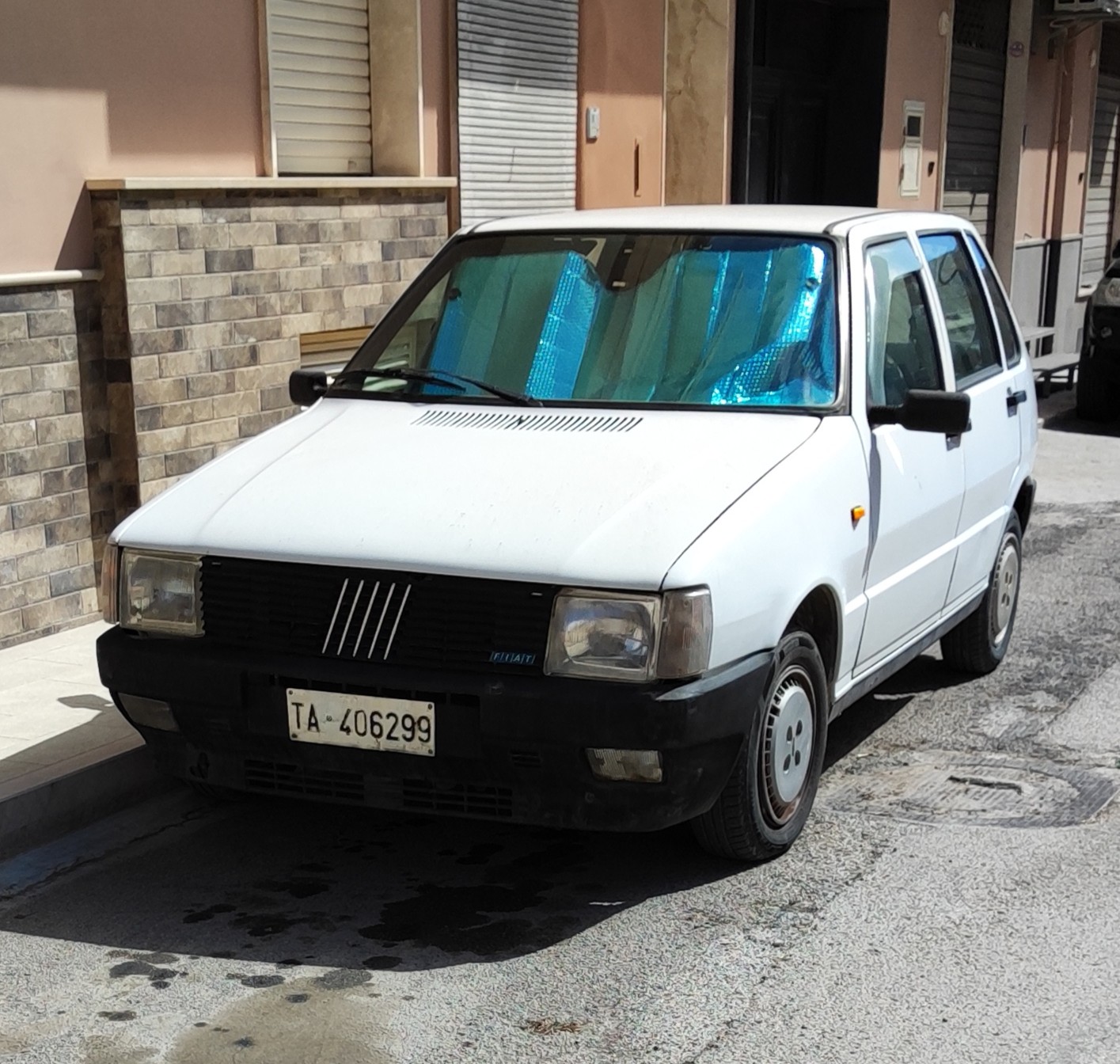 TA 406299, FIAT Uno 1st gen 5-door Hatch (146), 1983–1989
