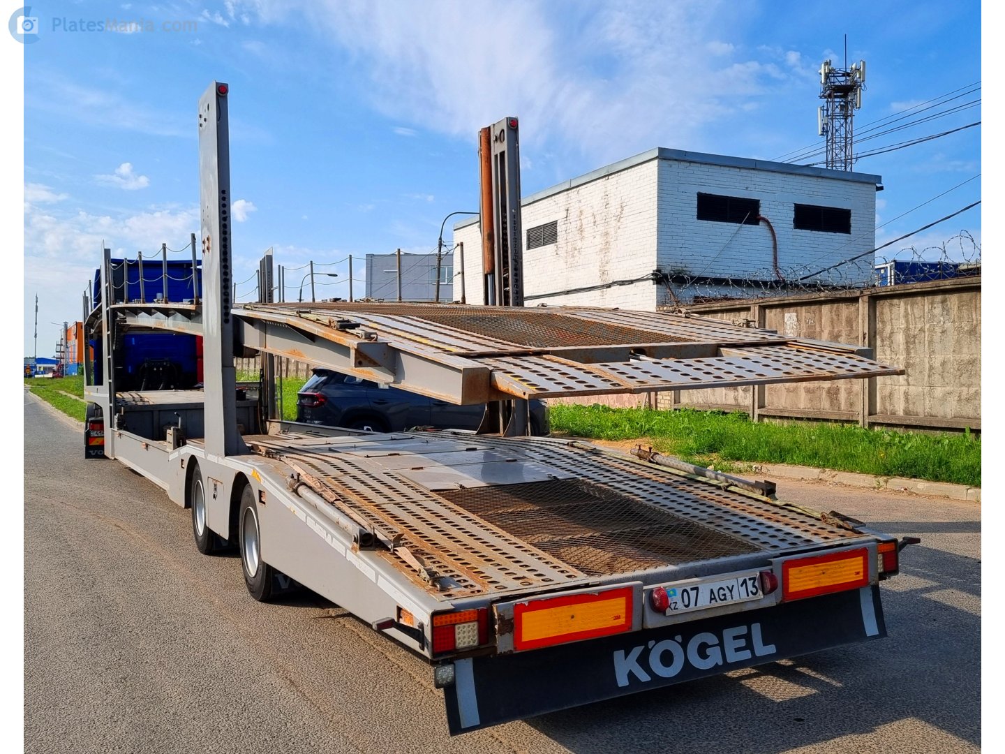 AGY 07 13, Trailers (2012) 