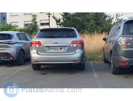 DH-644-NP, Toyota Avensis Verso