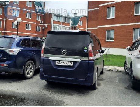 х529ак774, Nissan Serena