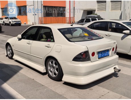 鲁B·3Y2E6, Lexus IS