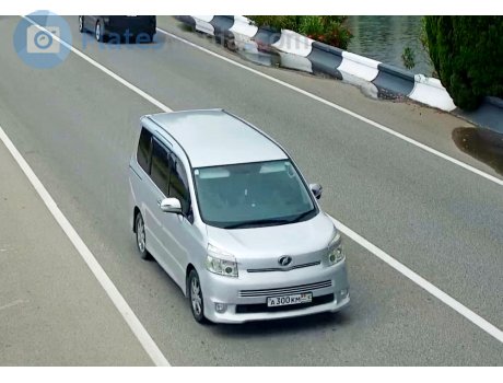 а300км, Toyota Voxy