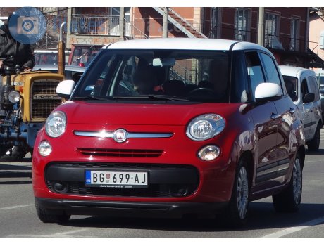 BG 699-AJ, FIAT 500L