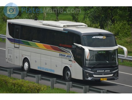 B 7098 TGE, Mercedes-Benz