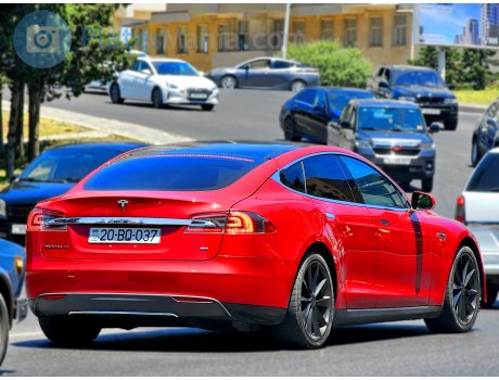 20 BQ 037, Tesla Model S