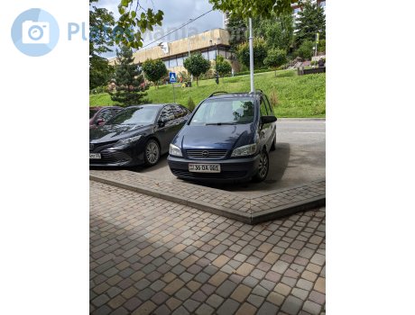 36 OA 001, Opel Zafira