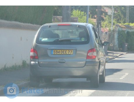 594 DEE 77, Renault Scénic