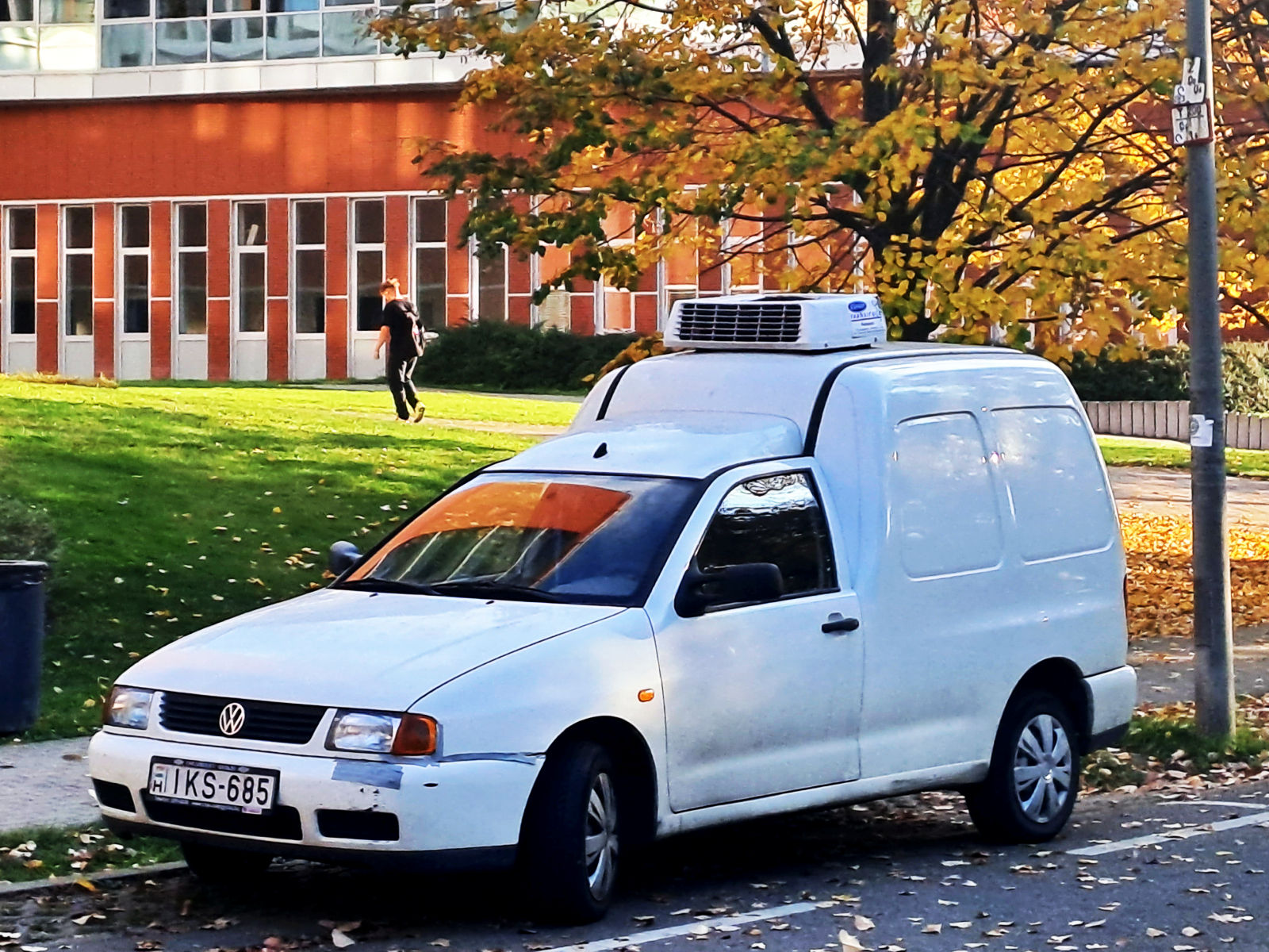 IKS-685, Volkswagen Caddy 2nd gen Van (9K), 1995–2003