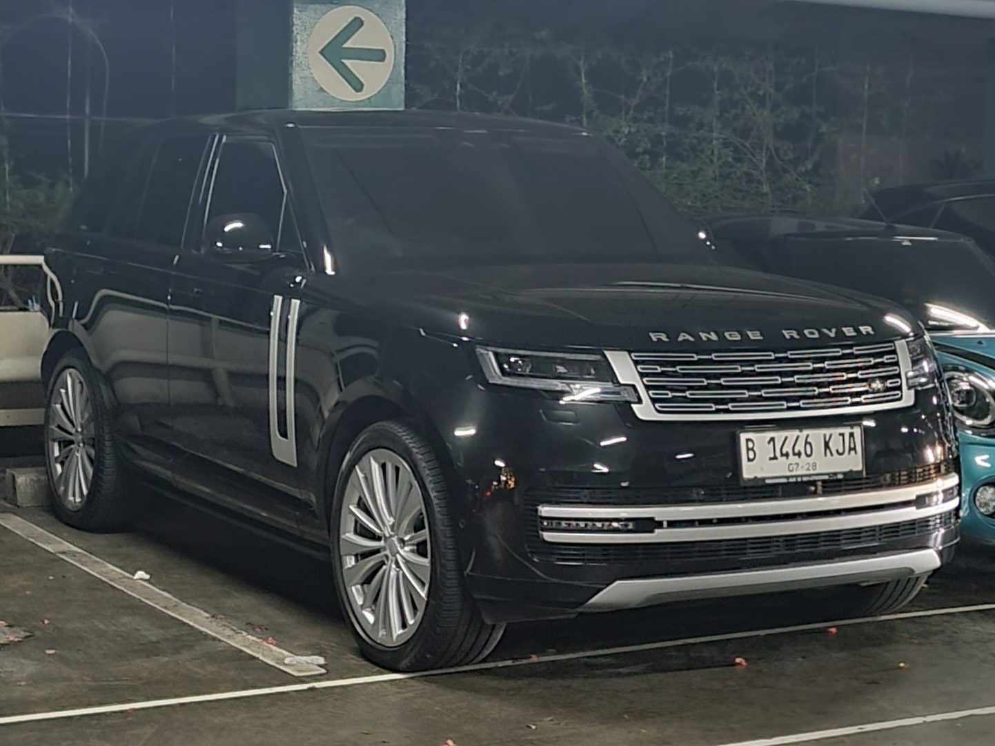 B 1446 KJA, Land Rover Range Rover 5th gen (L460), 2022–
