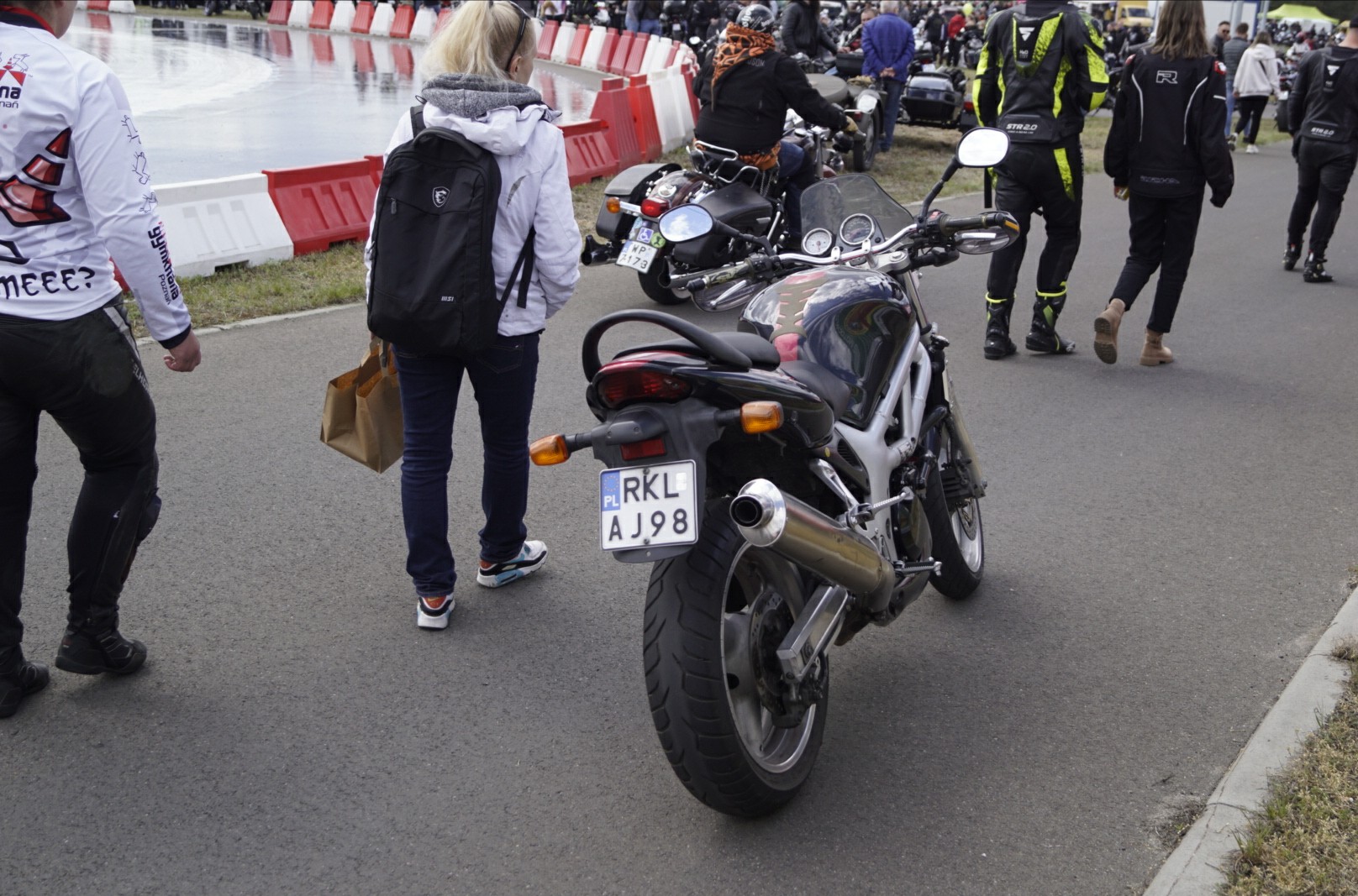 RKL AJ98, Suzuki SV Series 1st gen SV650/SV650S, 1999–2002 (JP-market SV400/SV400S, 1998–2006)
