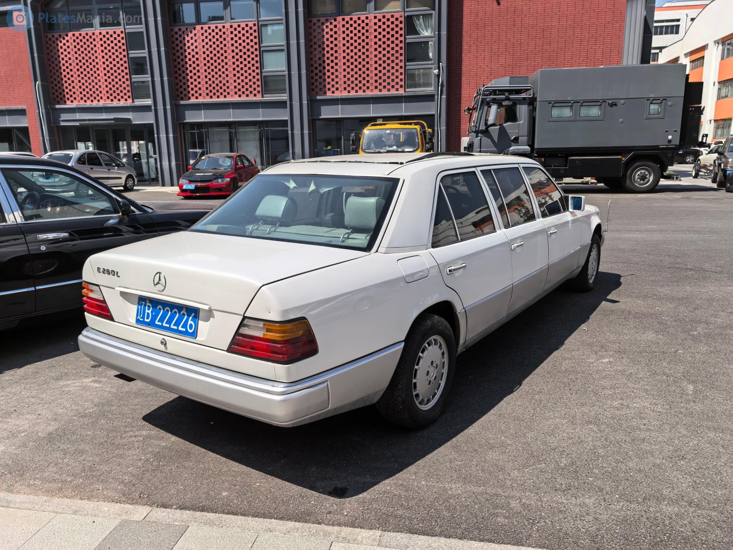 辽B·22226, Mercedes-Benz E-Klasse 1st gen Stretch (V124), 1984­–1995