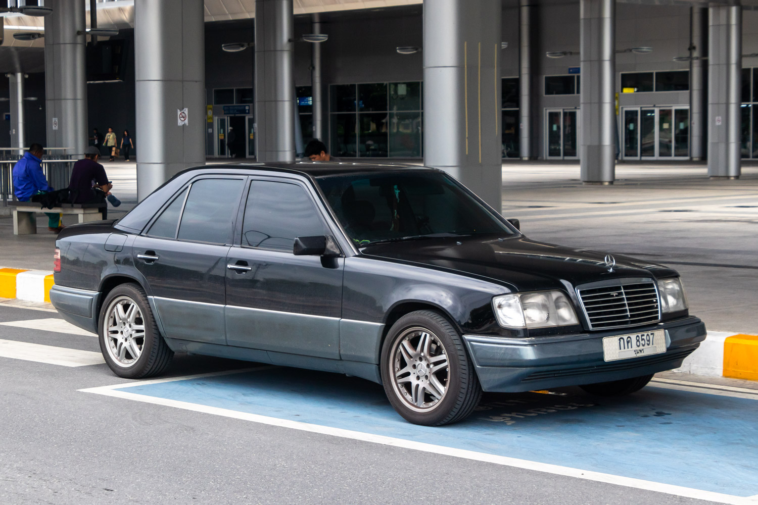 กค 8597, Mercedes-Benz E-Klasse 1st gen Sedan (W124), 1984­–1995