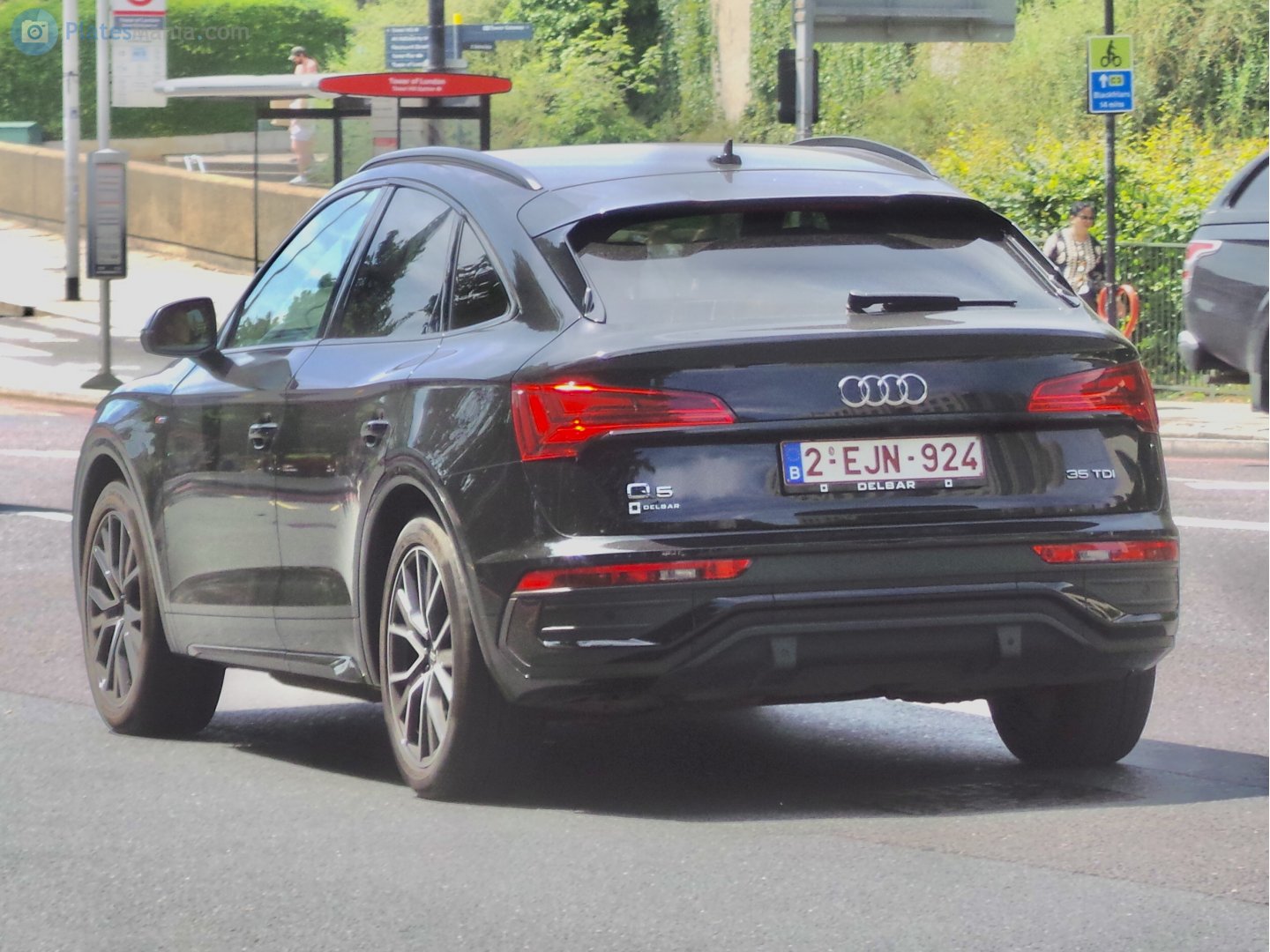 2-EJN-924, Audi Q5 