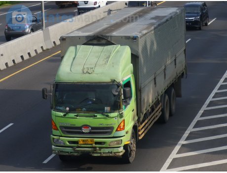 L 8005 UI, Hino 500 Series