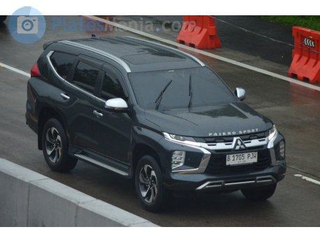 B 1705 PJW, Mitsubishi Pajero Sport
