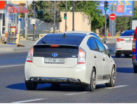 77 NF 189, Toyota Prius
