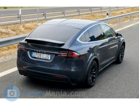 2706 LJS, Tesla Model X