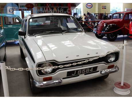 J8584, Ford Escort