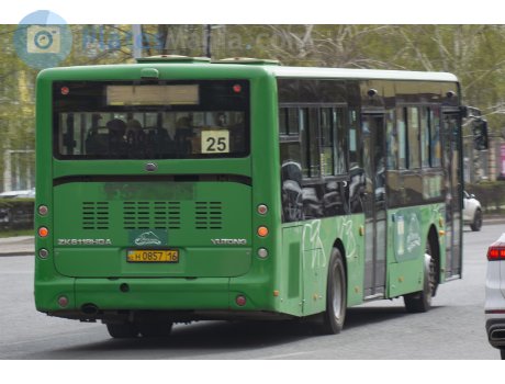 H 0857 16, Yutong ZK6118HGA