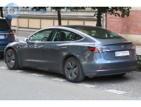 W 73281 N, Tesla Model 3