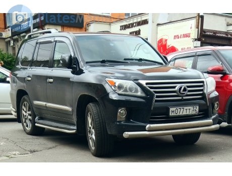 м077тт32, Lexus LX