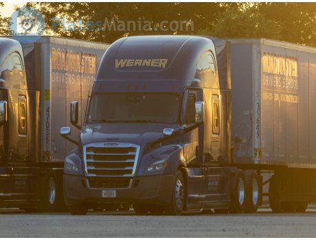 W35595, Freightliner Cascadia