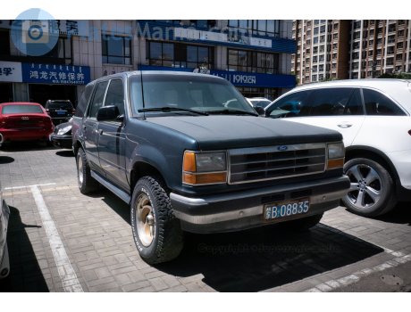蒙B·08835, Ford Explorer