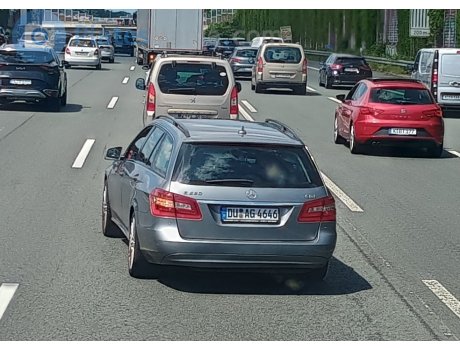 DU AG 4646, Mercedes-Benz E-Klasse