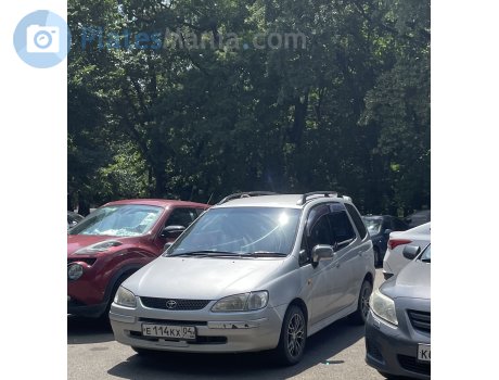 е114кх04, Toyota Corolla Spacio