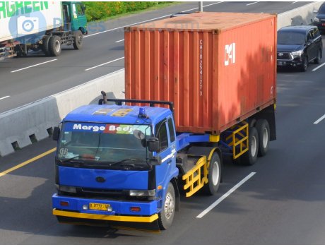 B 9732 VO, UD Trucks Condor
