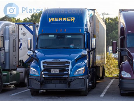 W39680, Freightliner Cascadia