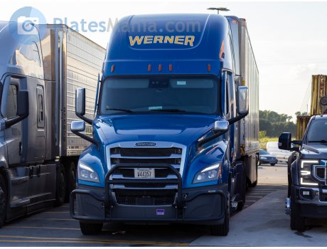 W44357, Freightliner Cascadia